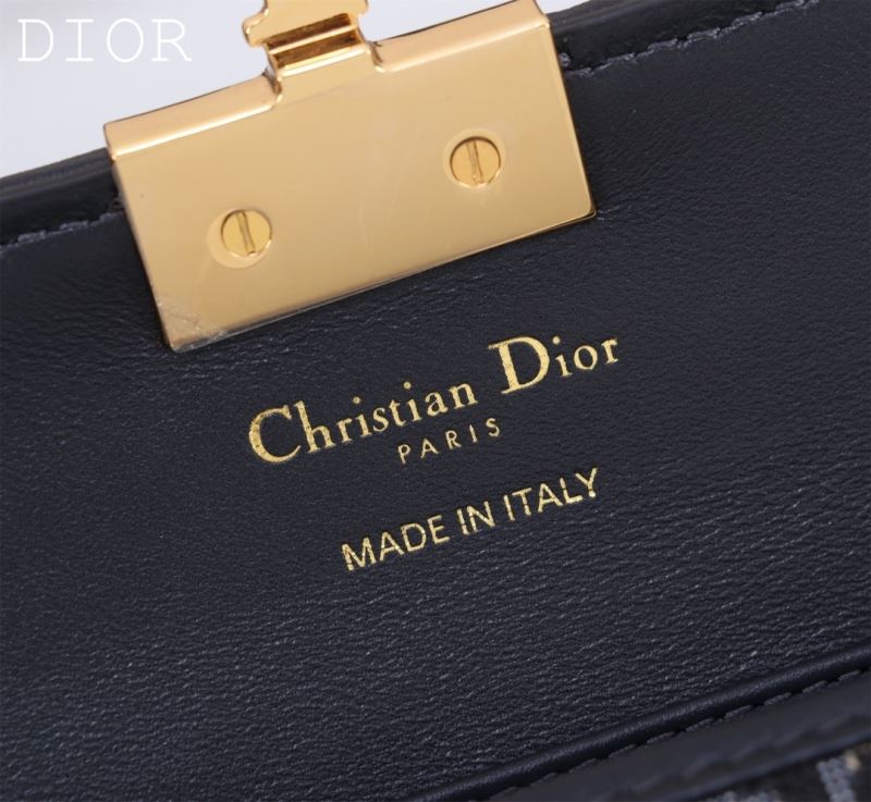 chr1st1an D10r montaigne bags